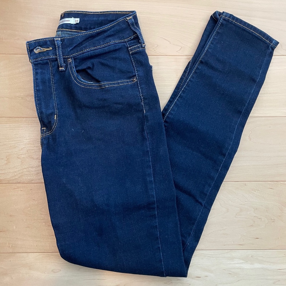 LEVI’S 721 High-Rise Jean